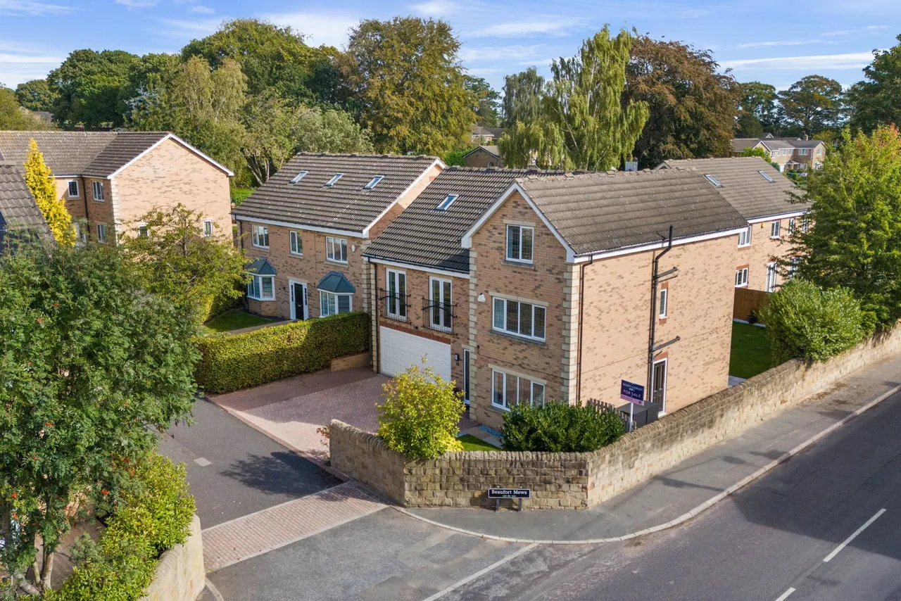 6 bed house for sale, Beaufort Mews, Ackworth