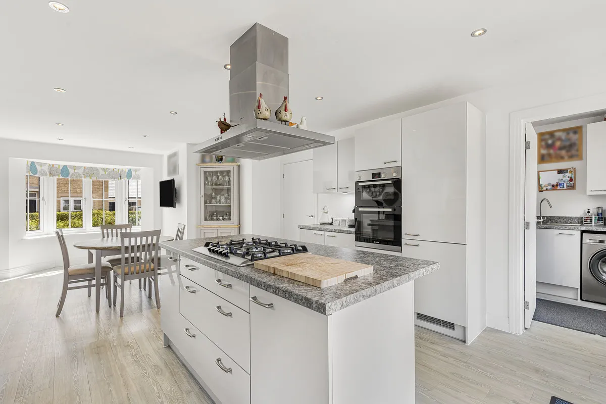 Wheatsheaf Crescent, Bampton, photo 13