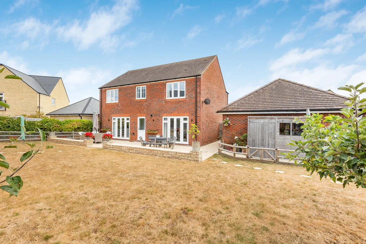 Wheatsheaf Crescent, Bampton, photo 22