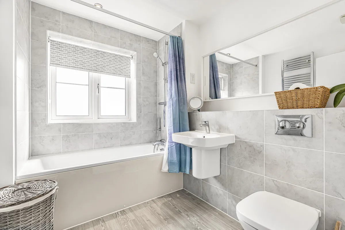 Wheatsheaf Crescent, Bampton, photo 21