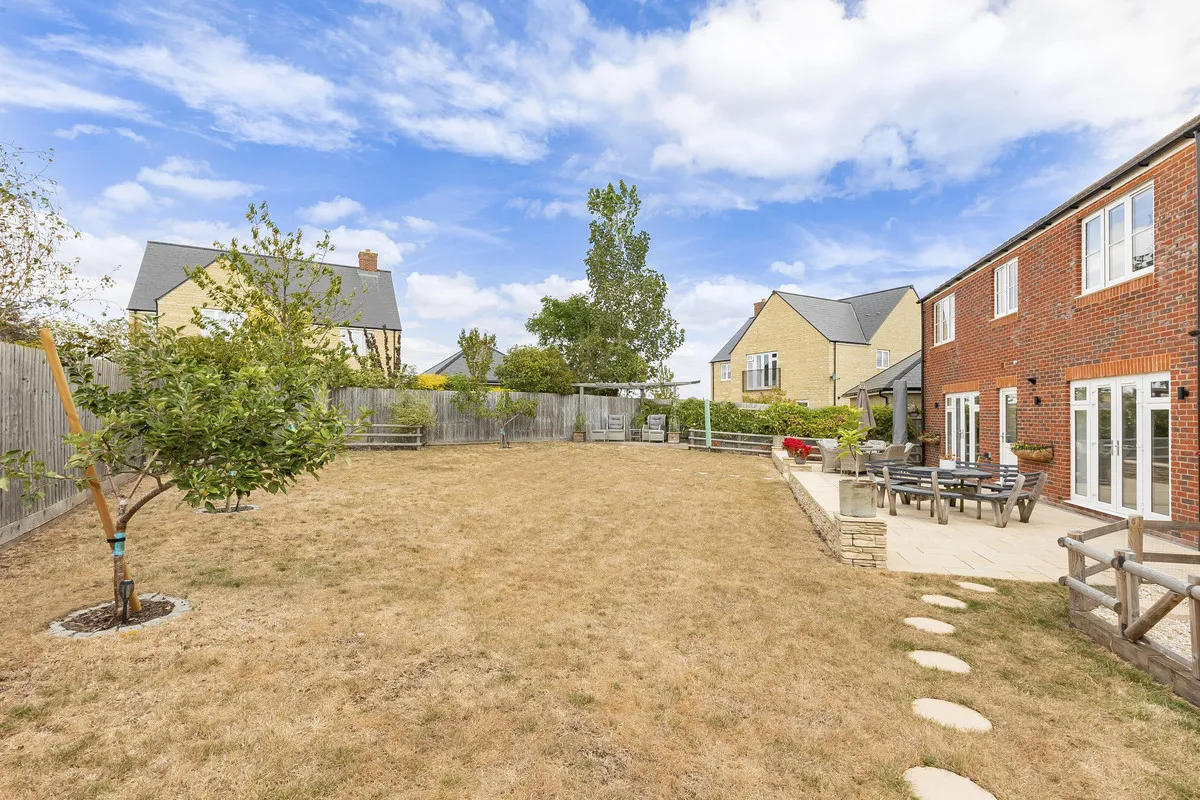 Wheatsheaf Crescent, Bampton, photo 23