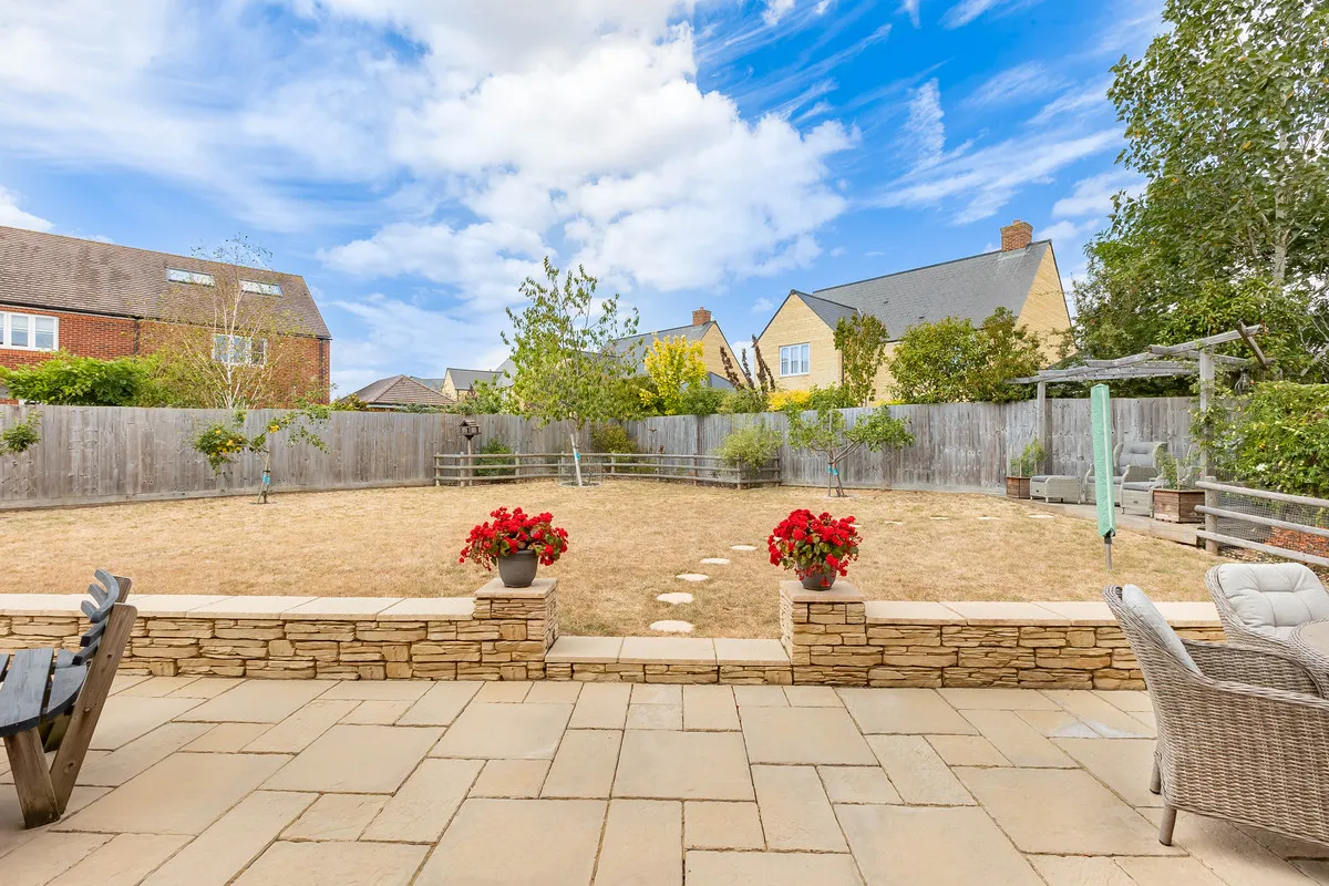Wheatsheaf Crescent, Bampton, photo 24