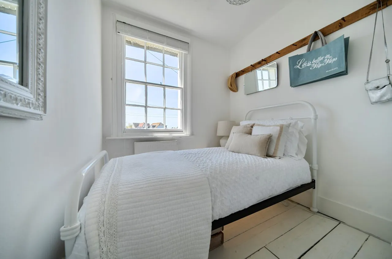 West Street, Selsey, PO20, photo 10