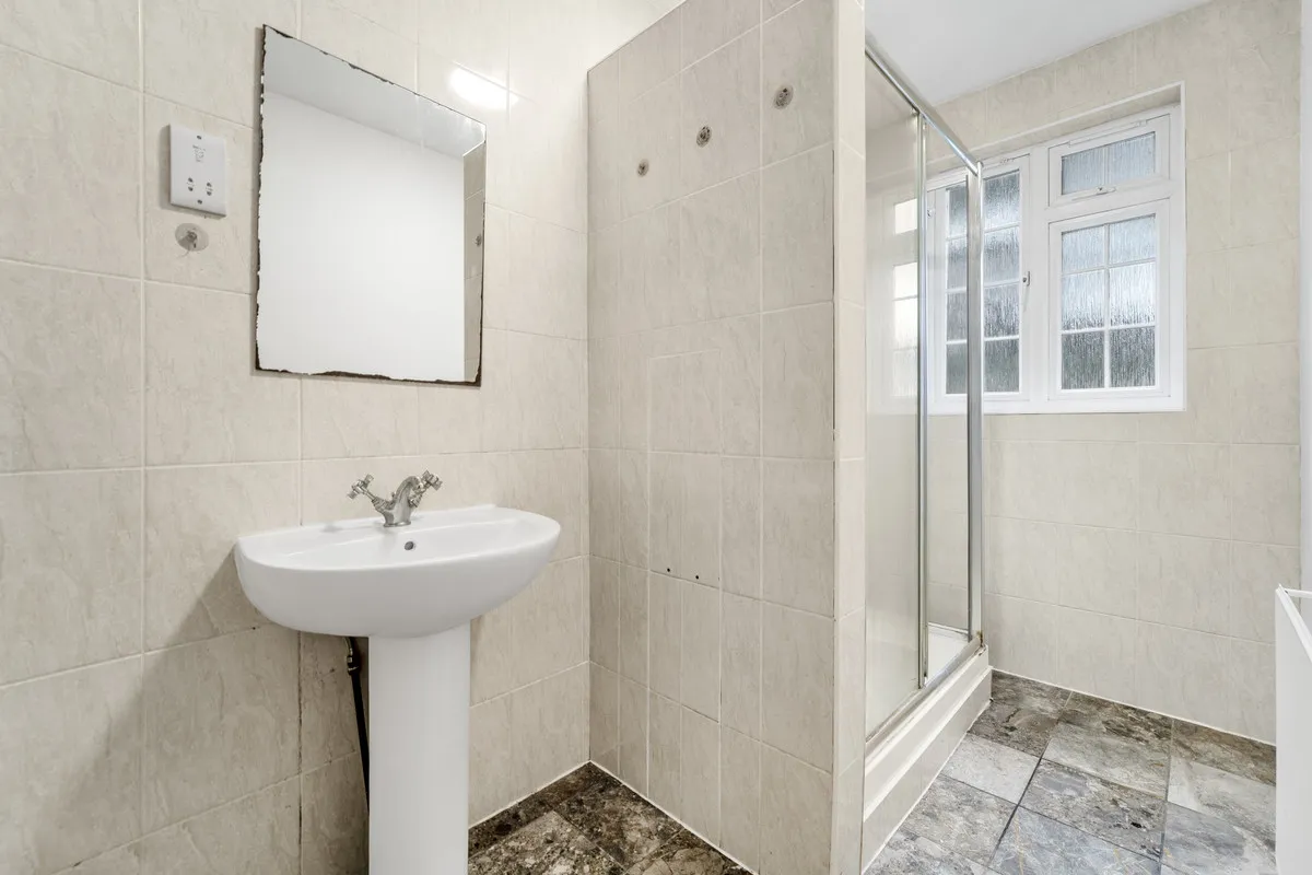 London Road, Morden, SM4, photo 5