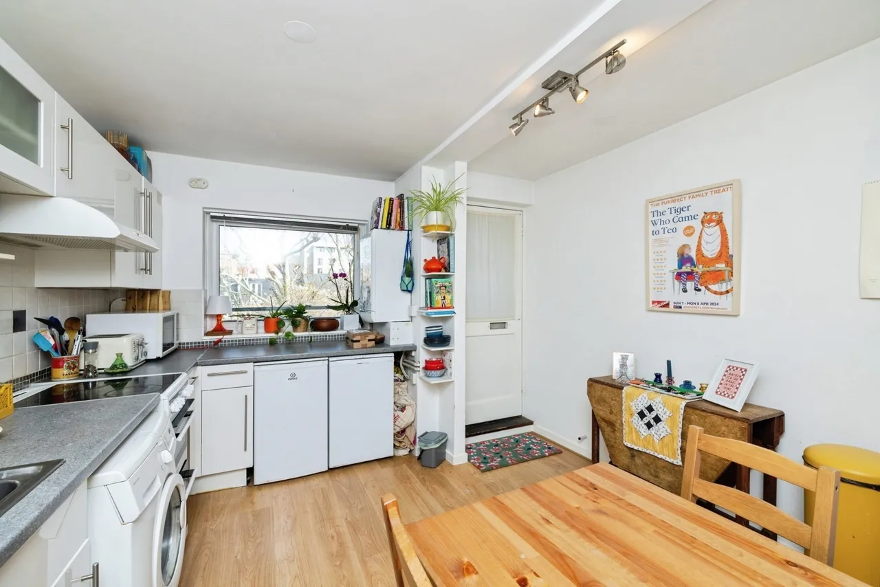 Turenne Close, Wandsworth, London, SW18, photo 3