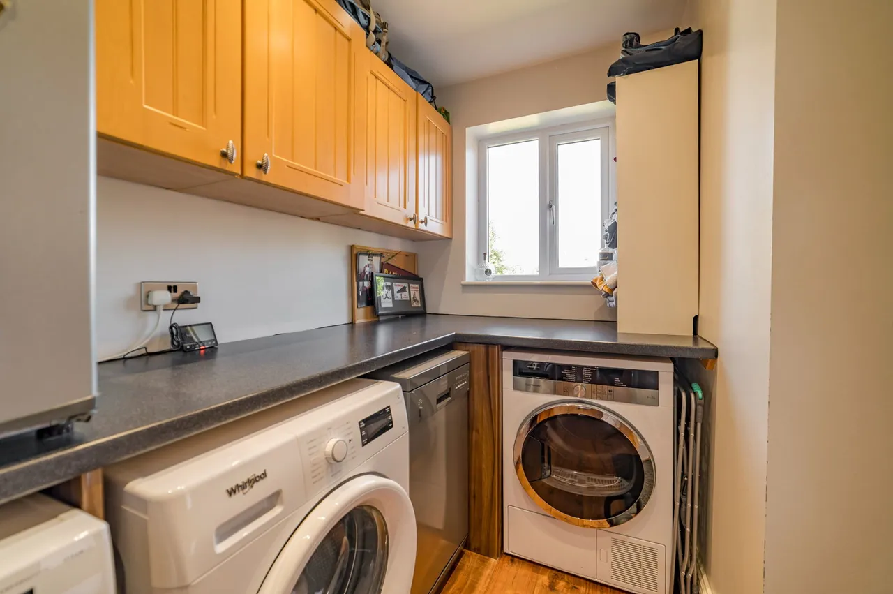 Kings Road, Bredbury, SK6, photo 14