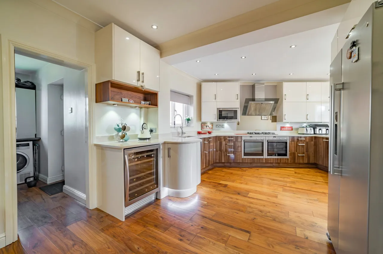 Kings Road, Bredbury, SK6, photo 10