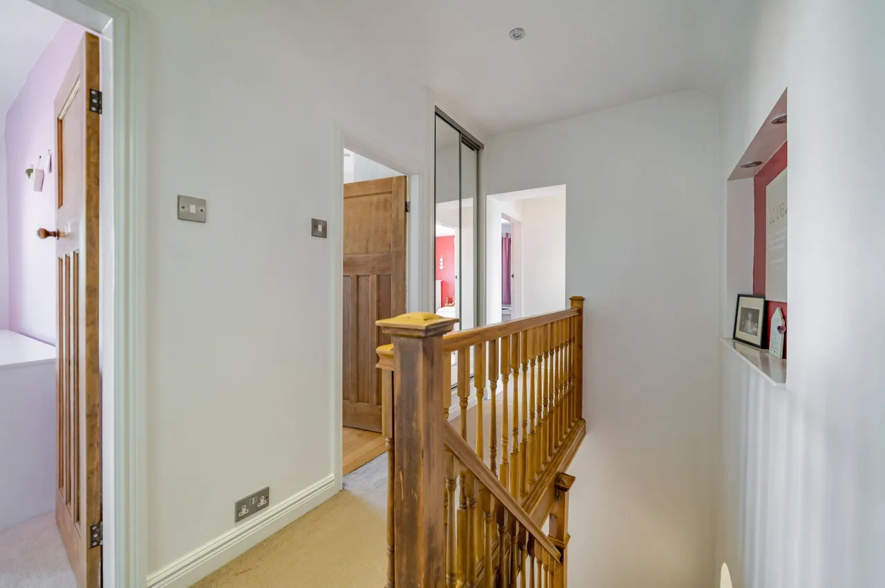 Kings Road, Bredbury, SK6, photo 15