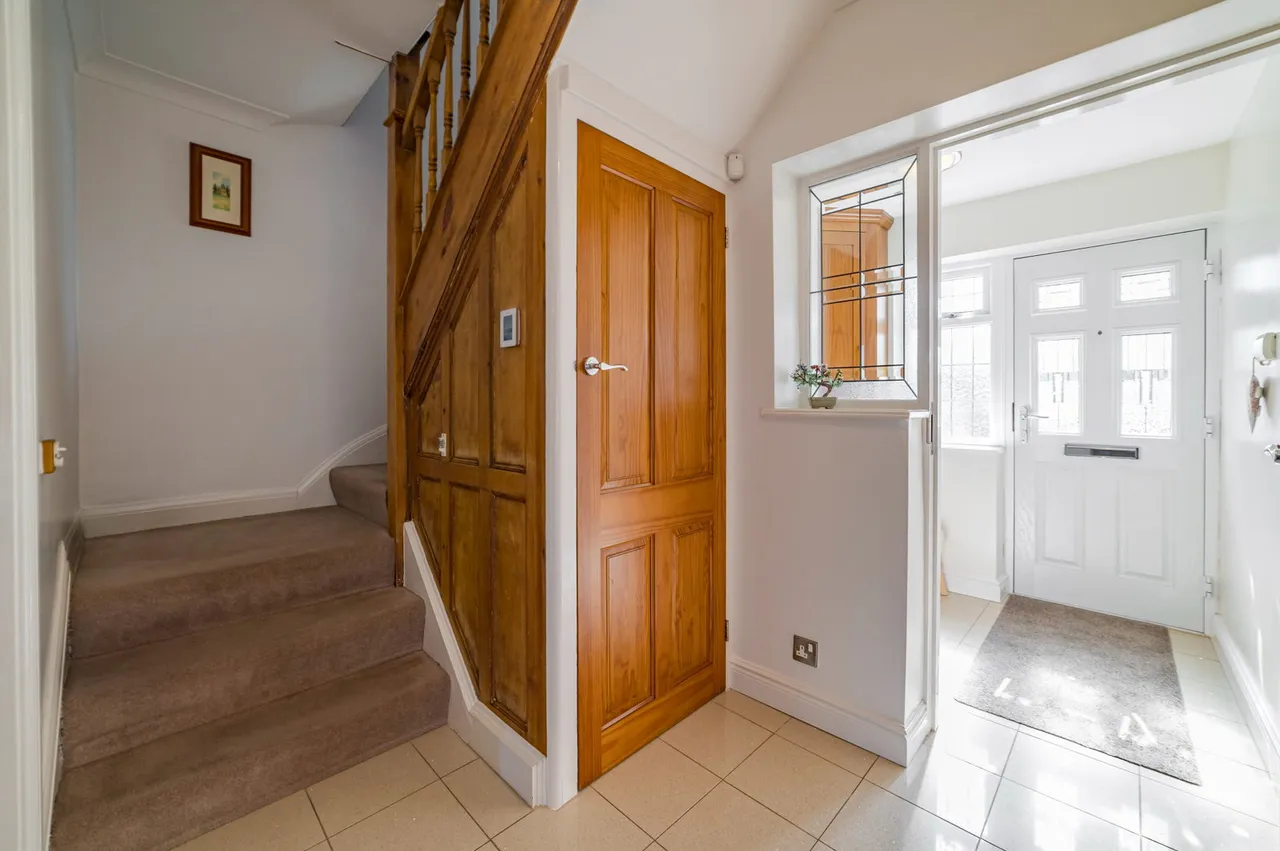 Kings Road, Bredbury, SK6, photo 5