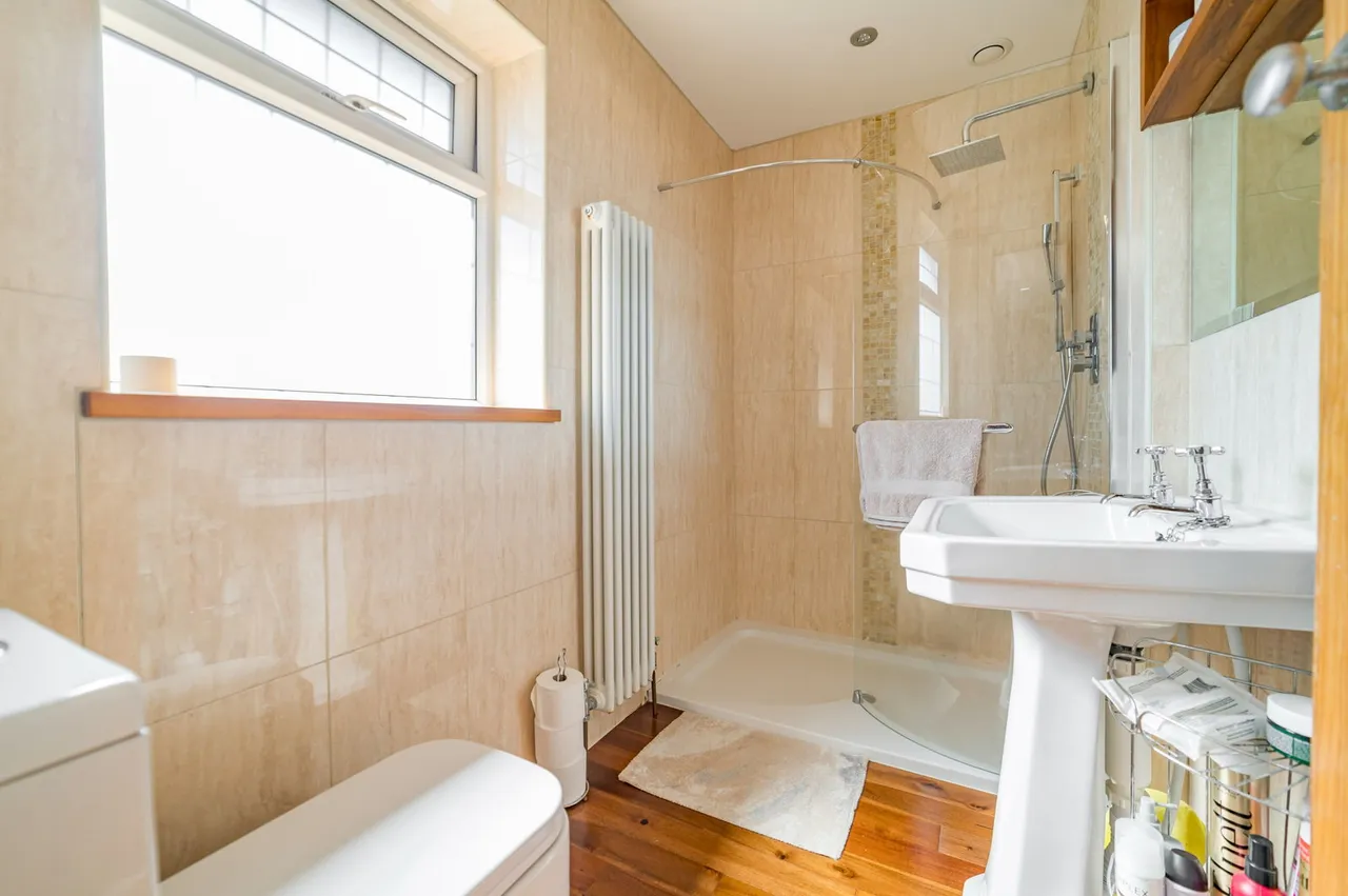 Kings Road, Bredbury, SK6, photo 19