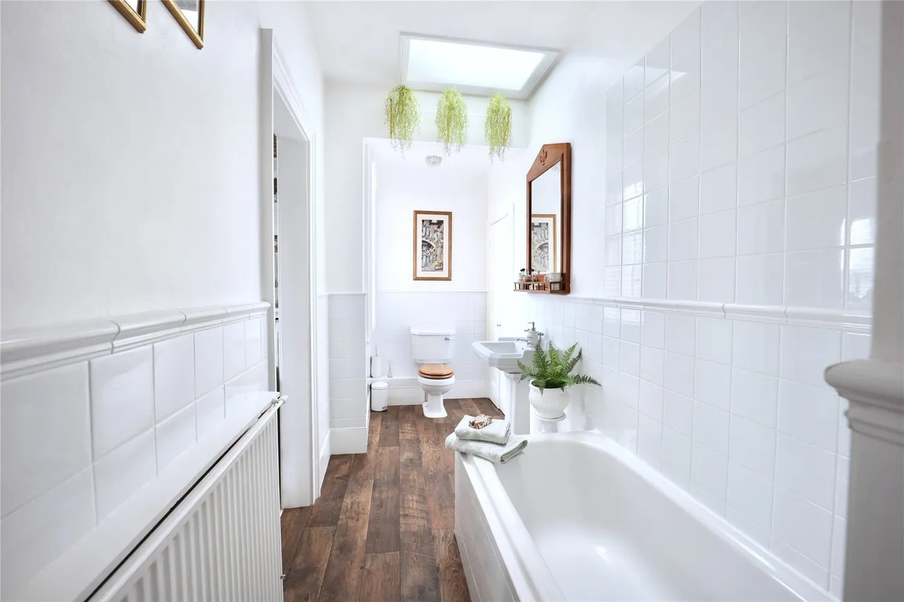 Ashley Road, Walton-on-Thames, KT12, photo 22