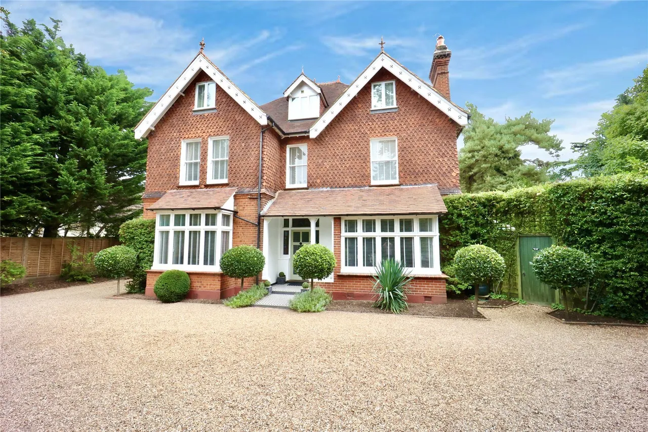 7 bed house for sale, Ashley Road, Walton-on-Thames, KT12