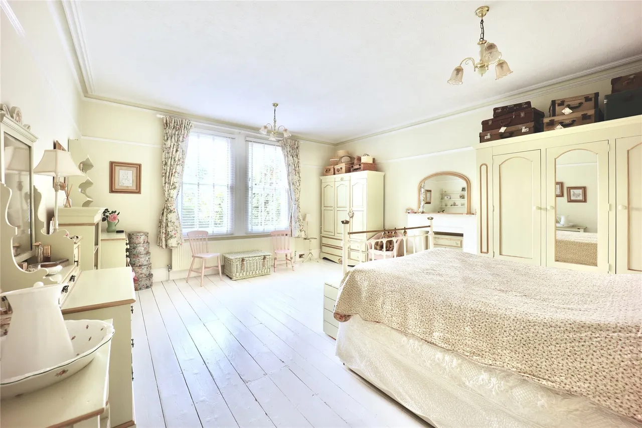 Ashley Road, Walton-on-Thames, KT12, photo 13