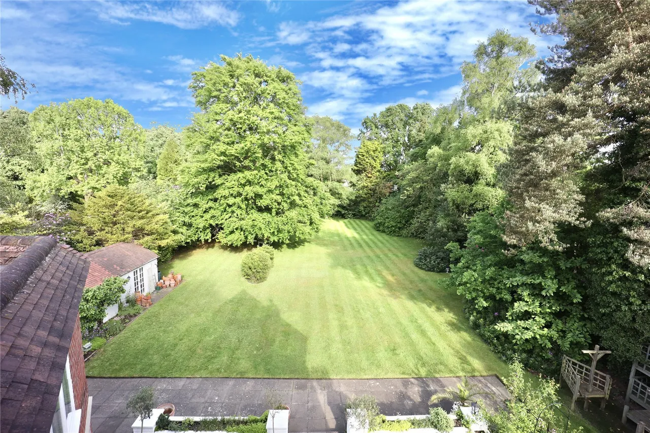 Ashley Road, Walton-on-Thames, KT12, photo 2