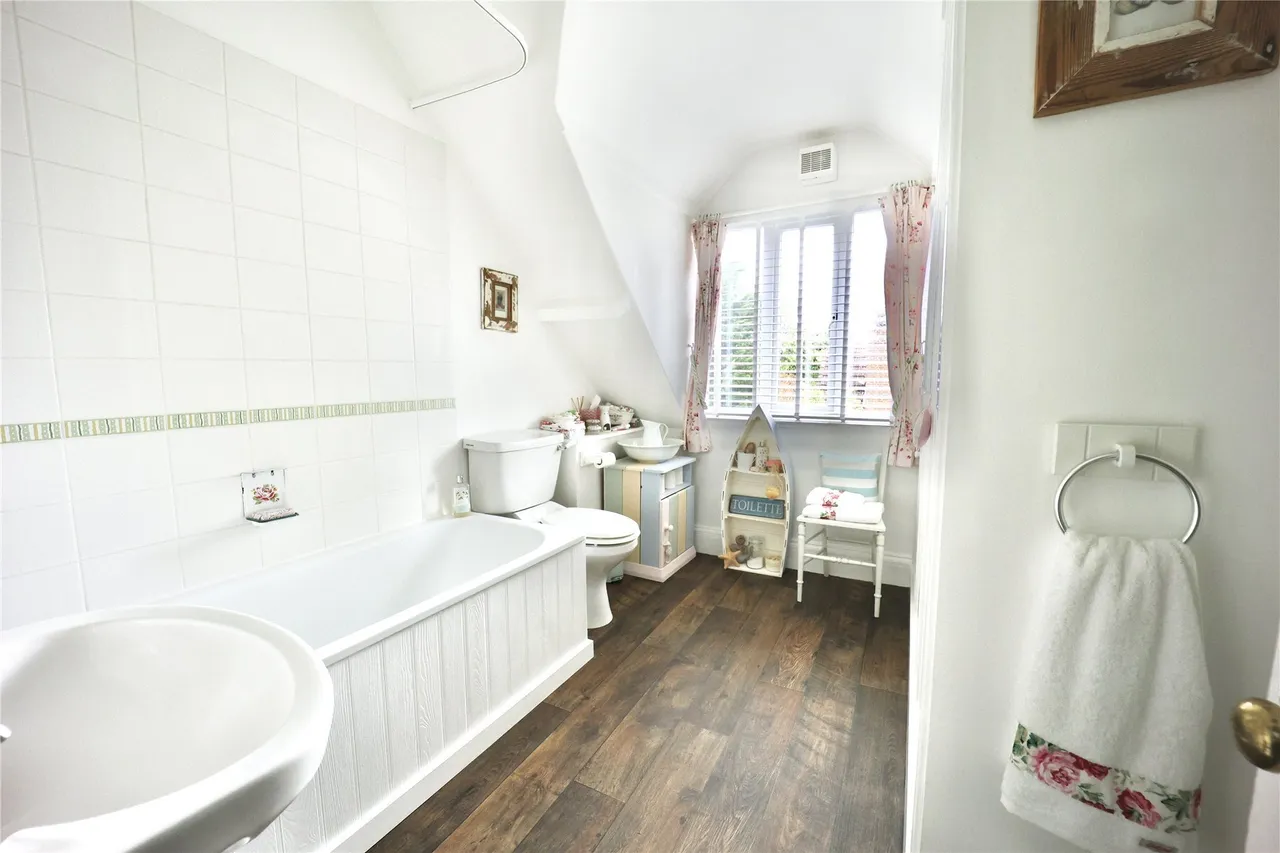 Ashley Road, Walton-on-Thames, KT12, photo 15