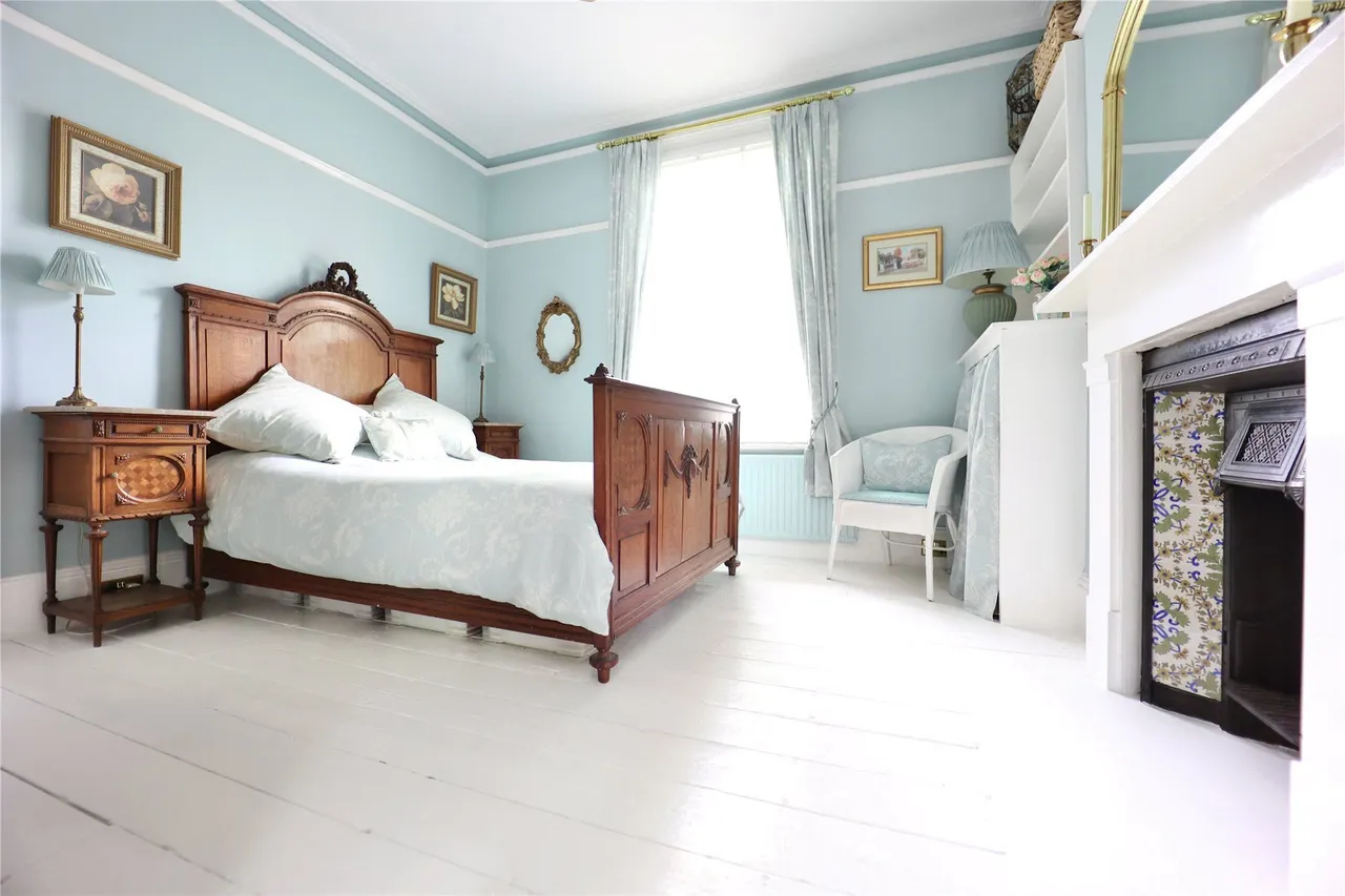 Ashley Road, Walton-on-Thames, KT12, photo 9