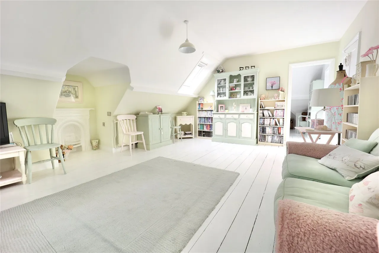 Ashley Road, Walton-on-Thames, KT12, photo 17