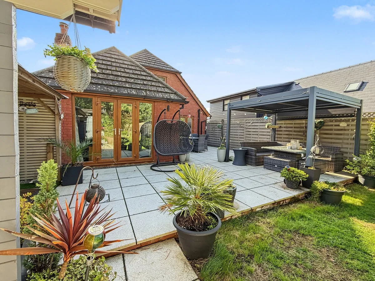 Blythe Road, Corfe Mullen, BH21, photo 32