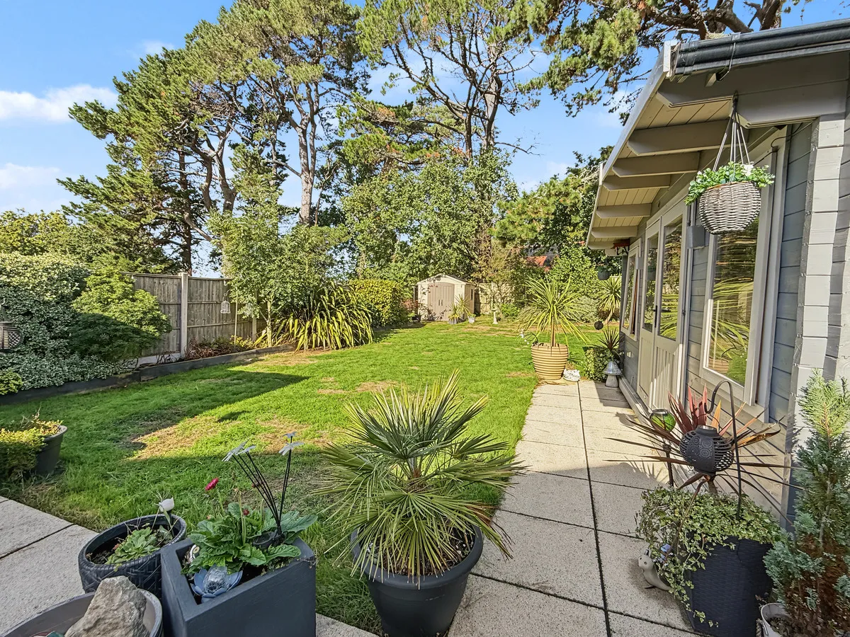 Blythe Road, Corfe Mullen, BH21, photo 31