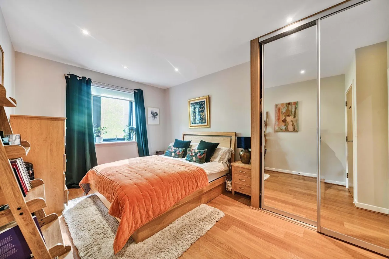 Boundaries Road, London, SW12, photo 11