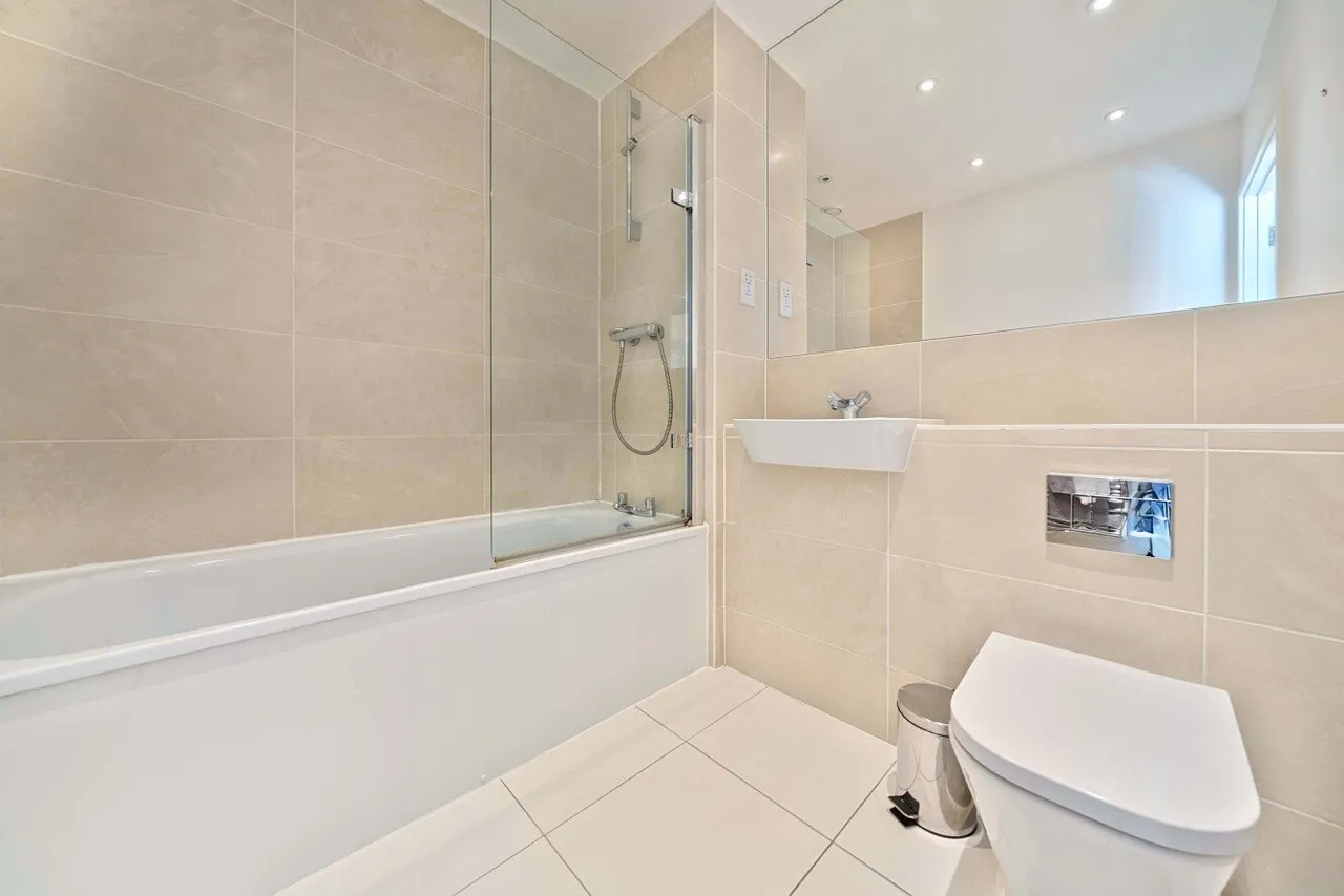 Boundaries Road, London, SW12, photo 15