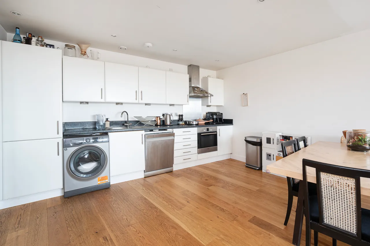 252 Leamore Court, 1 Meath Crescent, London, photo 2