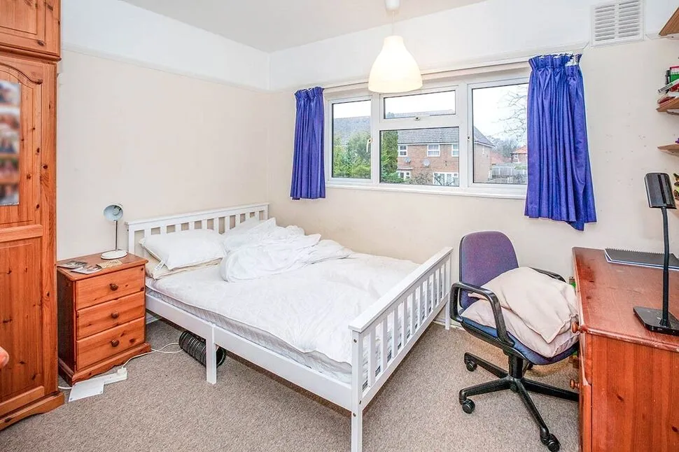Bond Street, Englefield Green, Surrey, TW20, photo 5