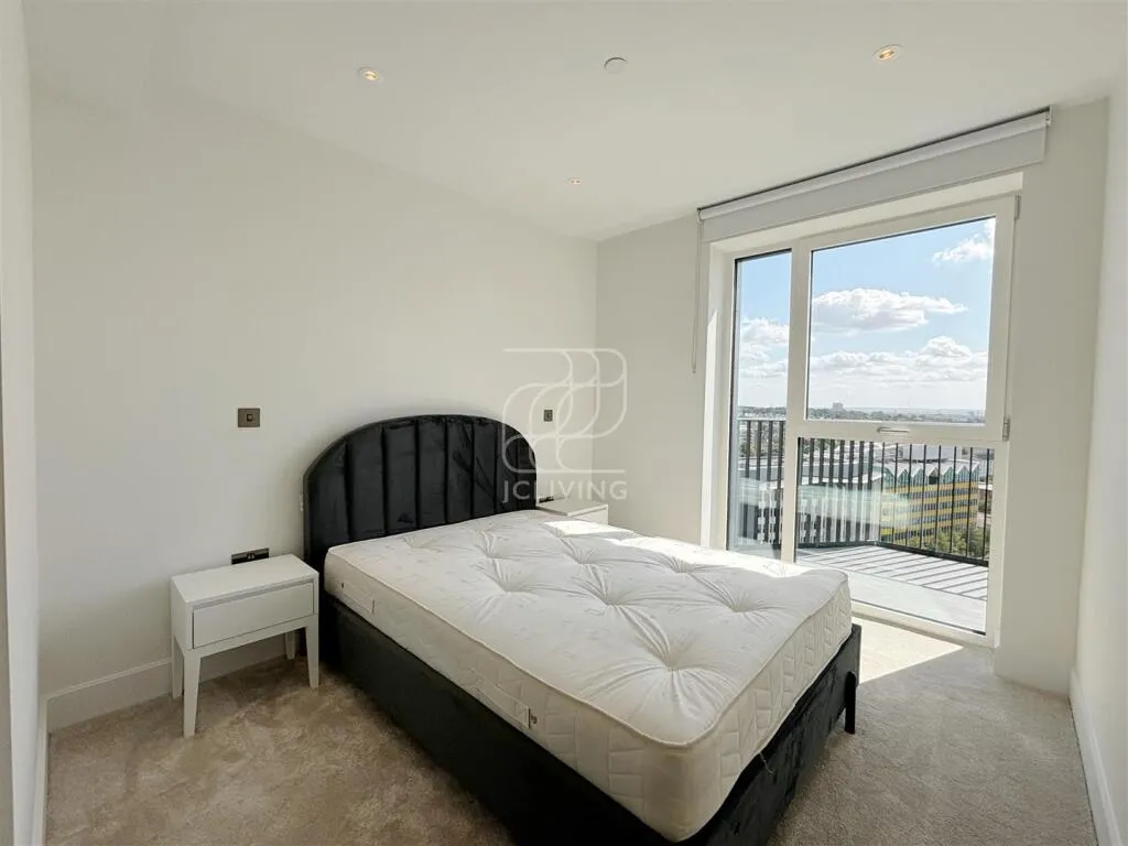 Cascade Way, White City, photo 9