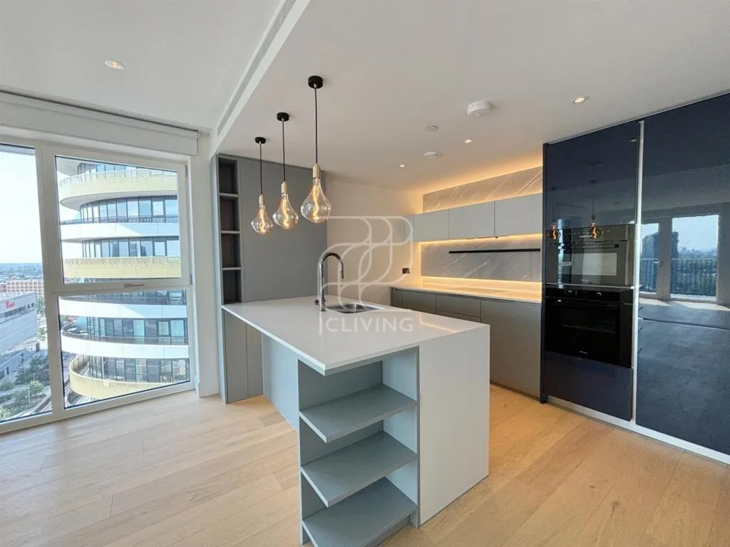 2 bed flat to rent — Cascade Way, White City