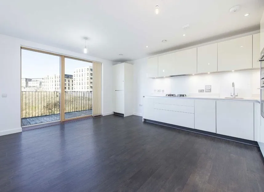 Regiment Hill, Mill Hill, NW7, photo 2