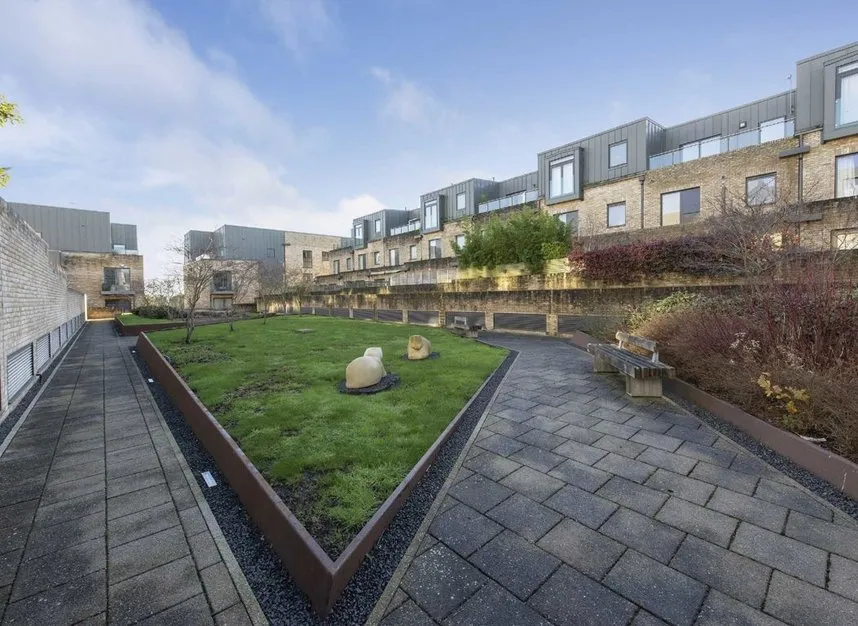 Regiment Hill, Mill Hill, NW7, photo 8