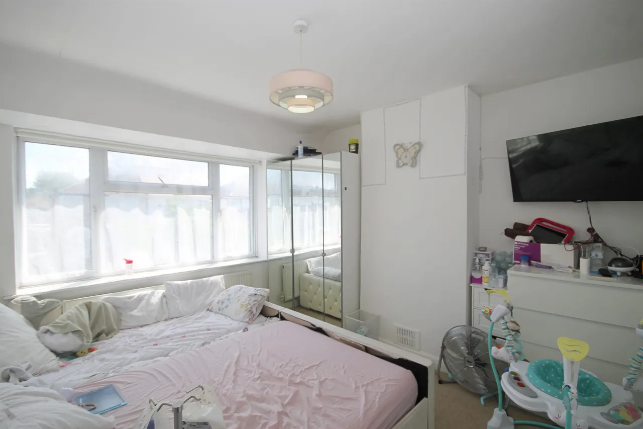 Middleton Avenue, Greenford, UB6, photo 6