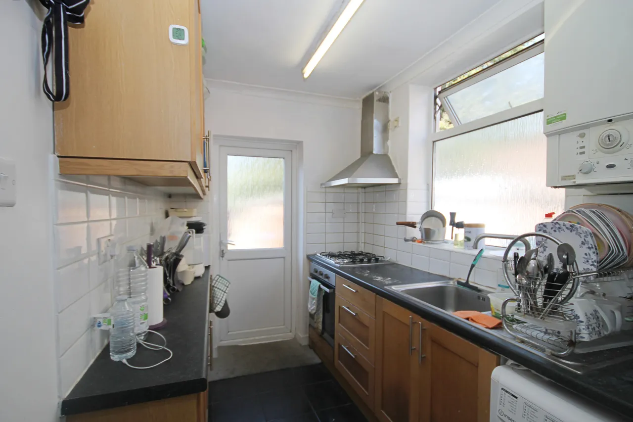 Middleton Avenue, Greenford, UB6, photo 10