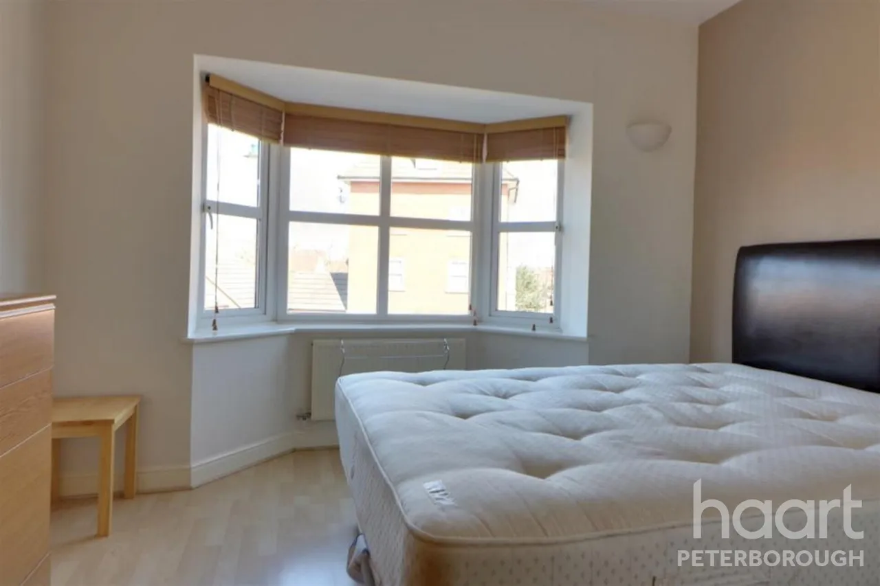 Eagle Way, PE7, photo 5
