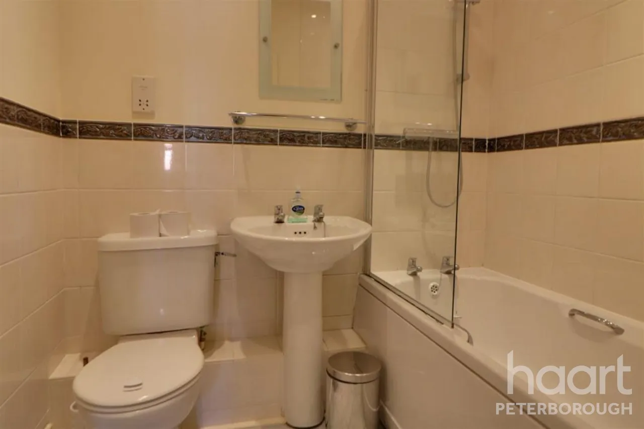 Eagle Way, PE7, photo 6