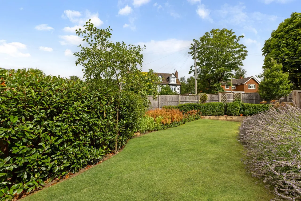 Clarence Road, Harpenden, Hertfordshire, AL5 4AJ, photo 8