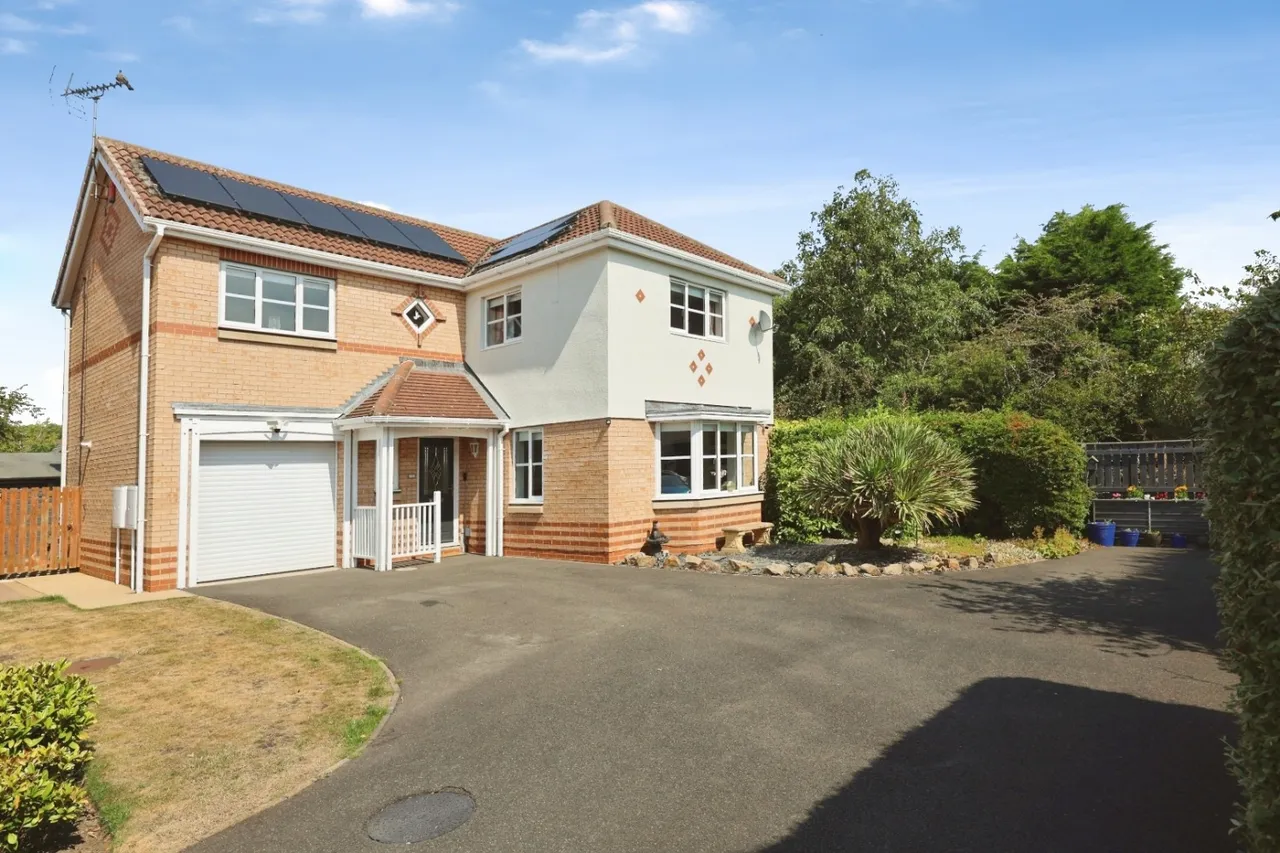 4 bed house for sale, Trinity Gardens, Willington, DL15