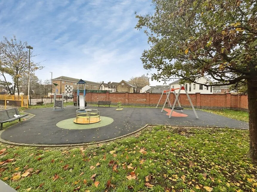 Umbriel Place, London, E13, photo 10