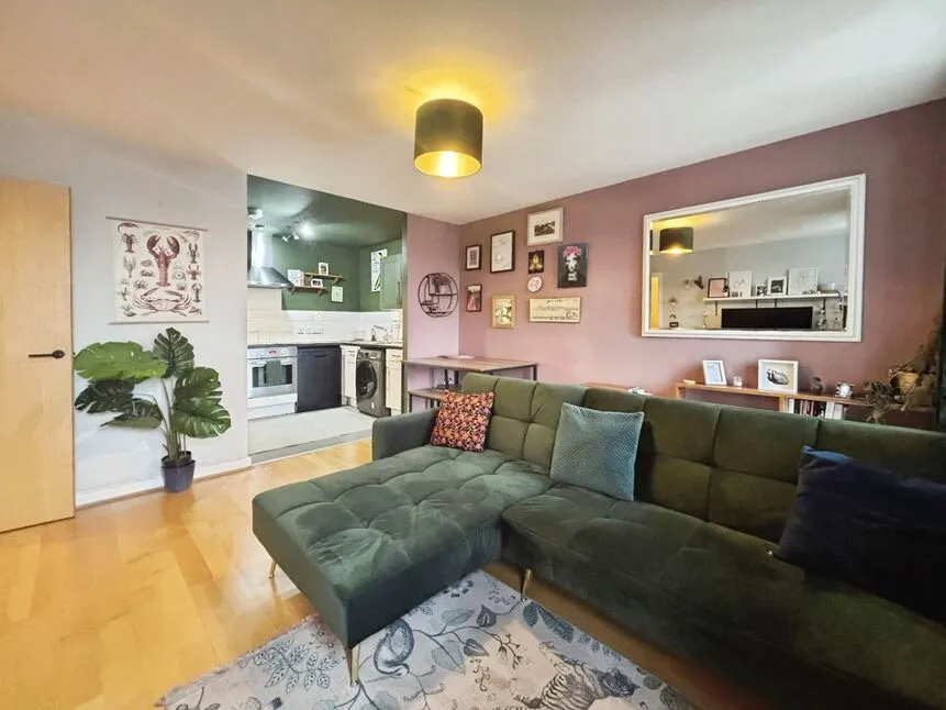 1 bed flat for sale, Umbriel Place, London, E13