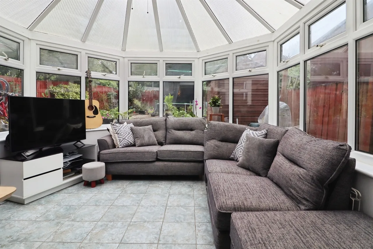 Osprey Close, Penarth, CF64, photo 4