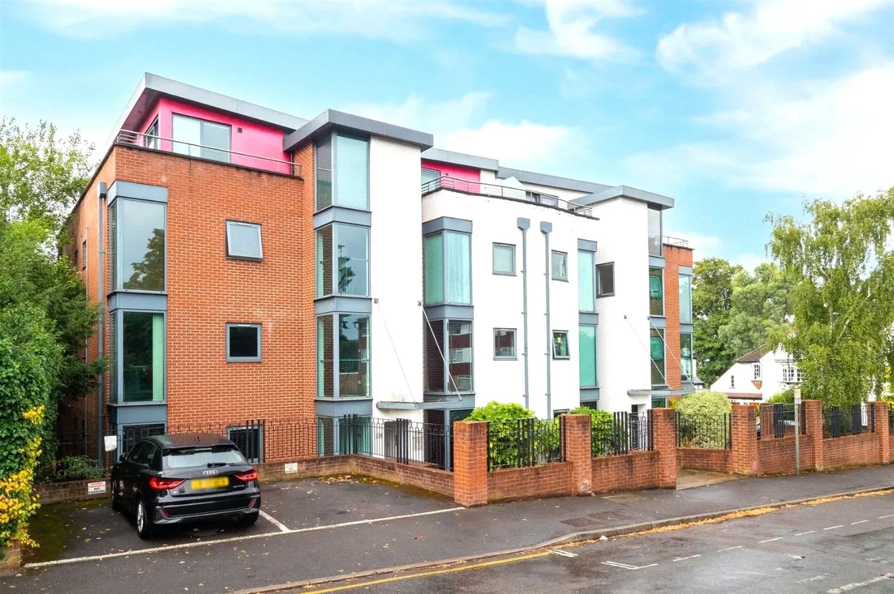 2 bed property to rent, Eaton Road, Sutton, SM2