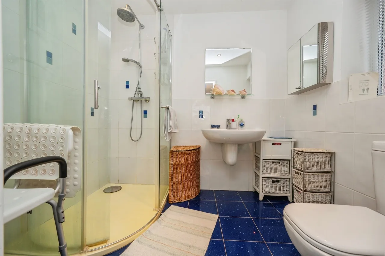 Merlin Way, Mickleover, DE3, photo 13
