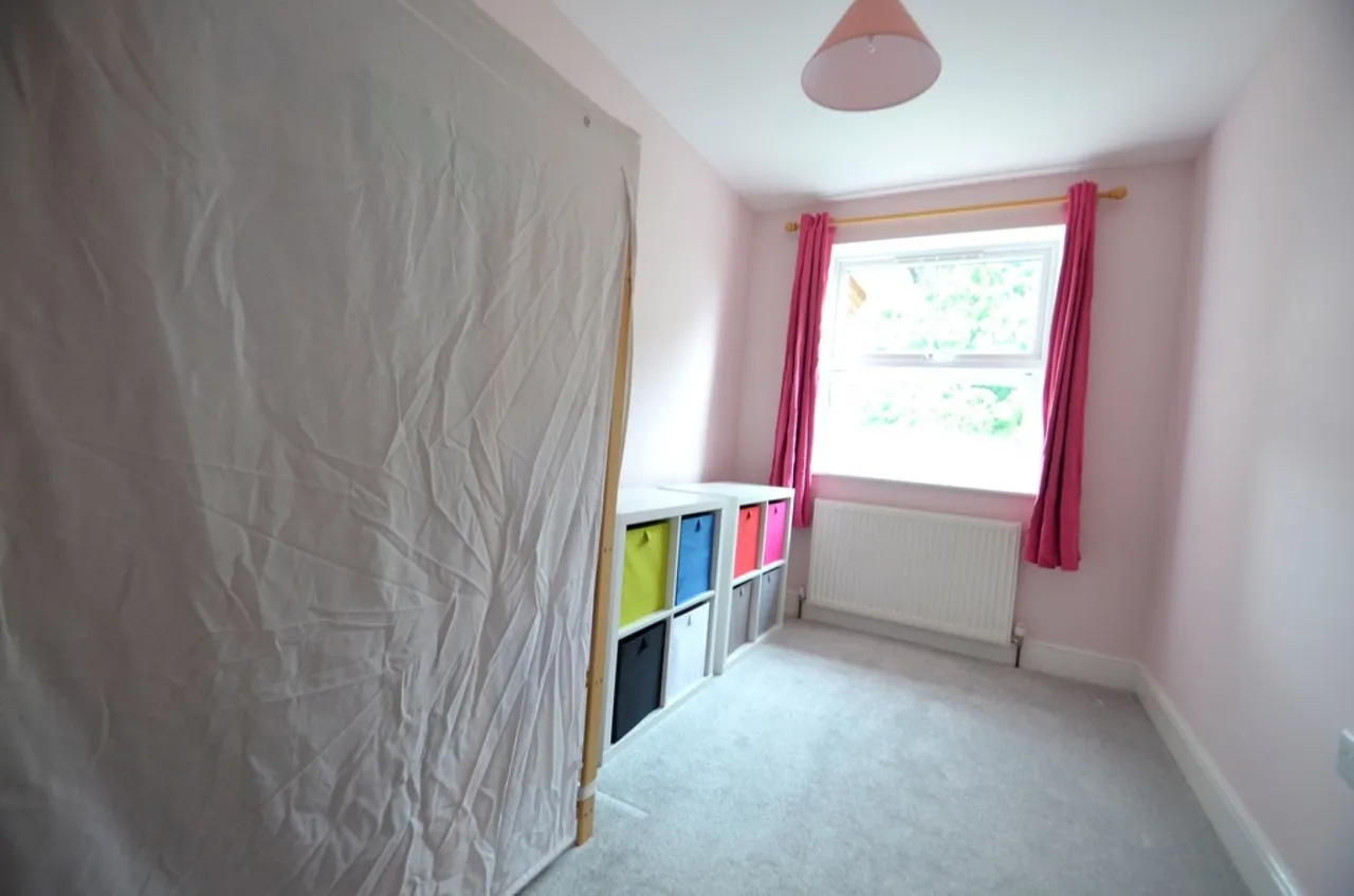 Feltham Hill Road, Ashford, photo 10