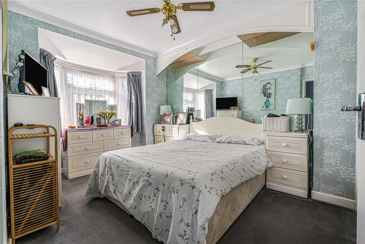 Wills Crescent, Whitton, TW3, photo 4