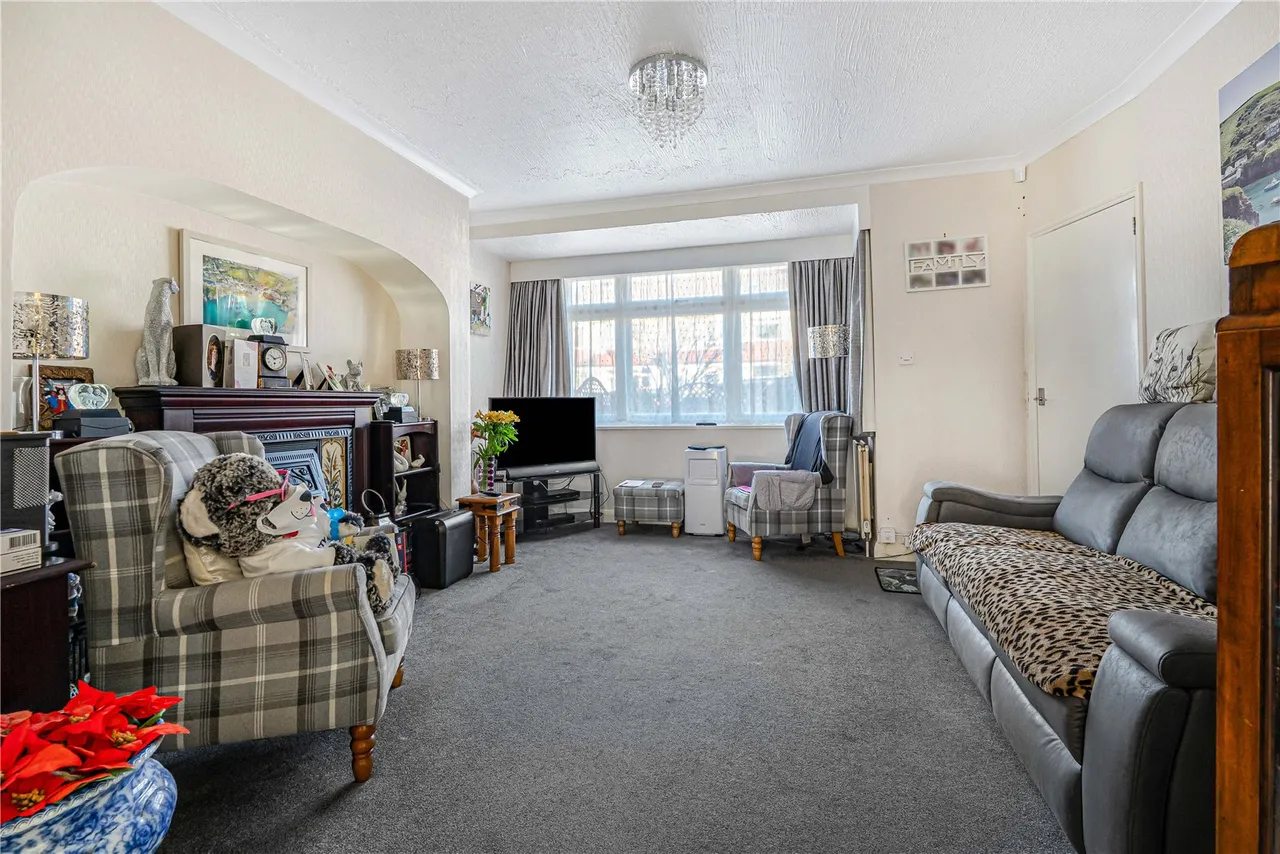 Wills Crescent, Whitton, TW3, photo 6