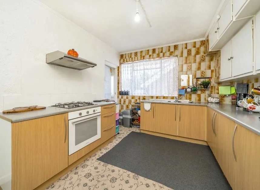 Freeland Park, Hendon, NW4, photo 2