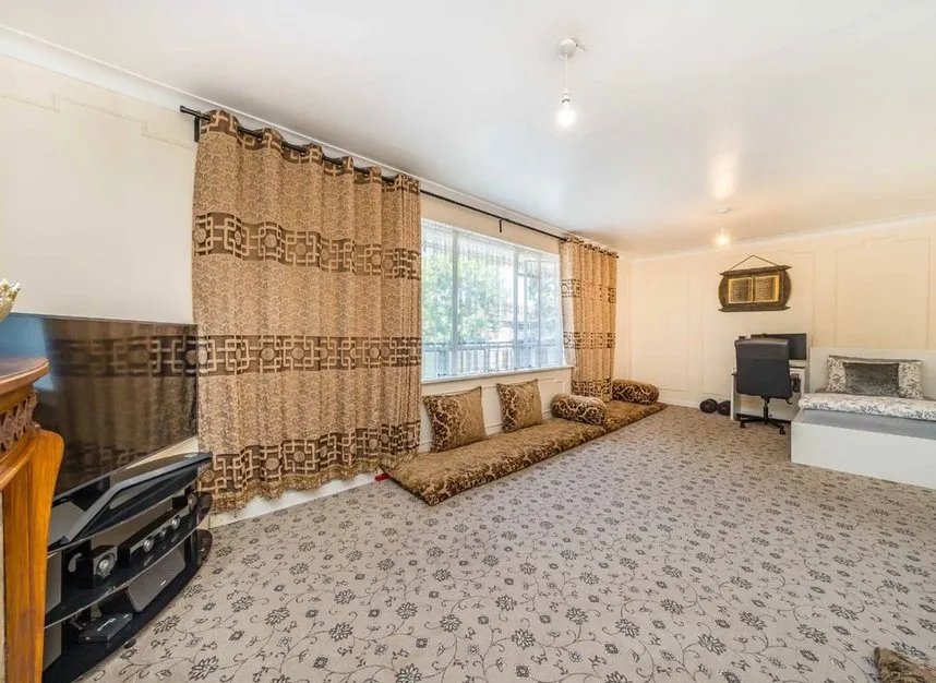 Freeland Park, Hendon, NW4, photo 3