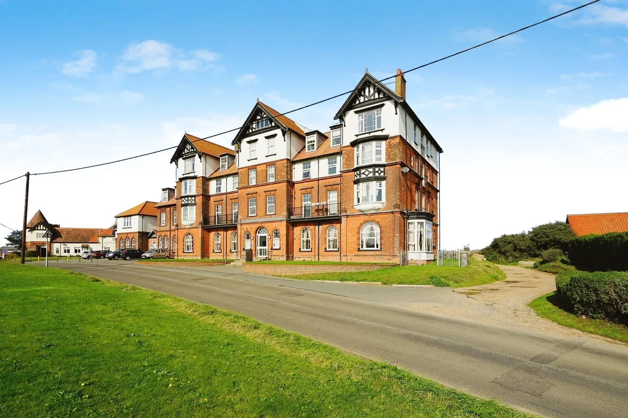 3 bed flat to rent, Cromer Road, Mundesley, NR11