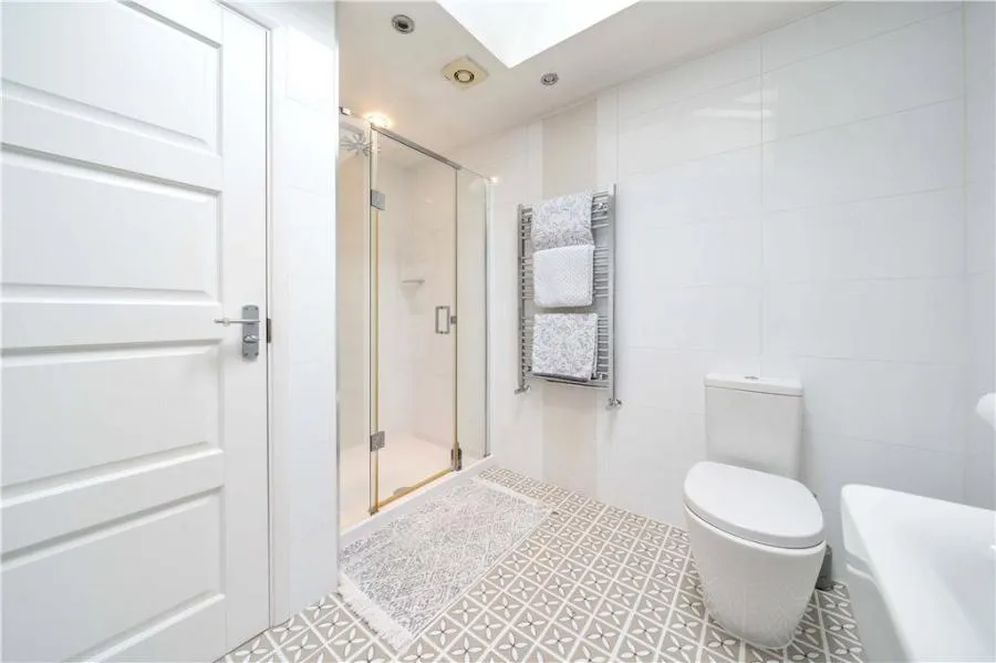 Ray Park Road, Maidenhead, SL6, photo 13