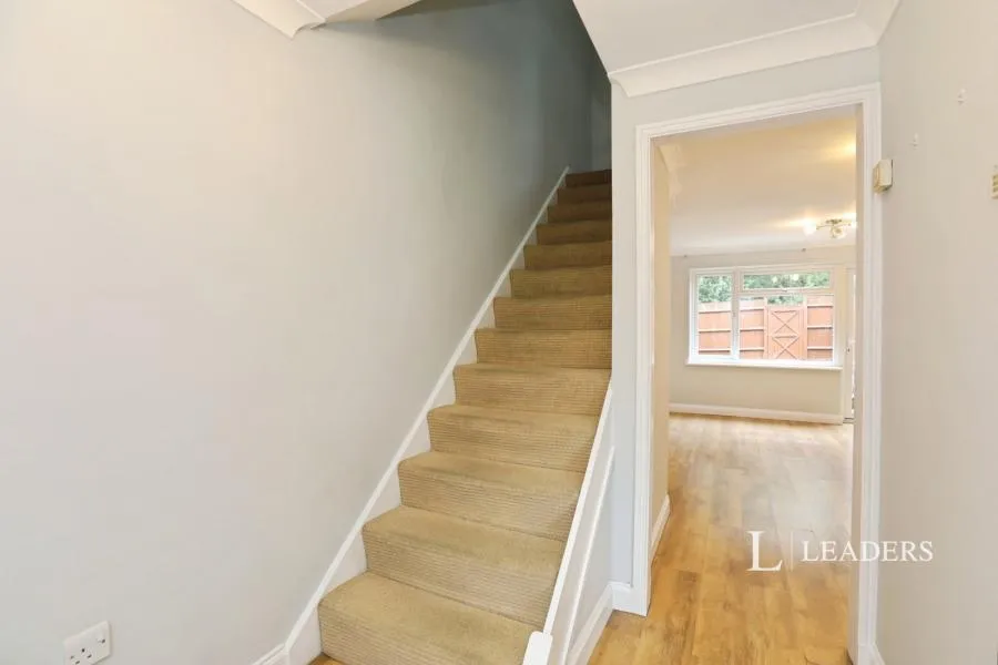 Sycamore Drive, East Grinstead, RH19, photo 7